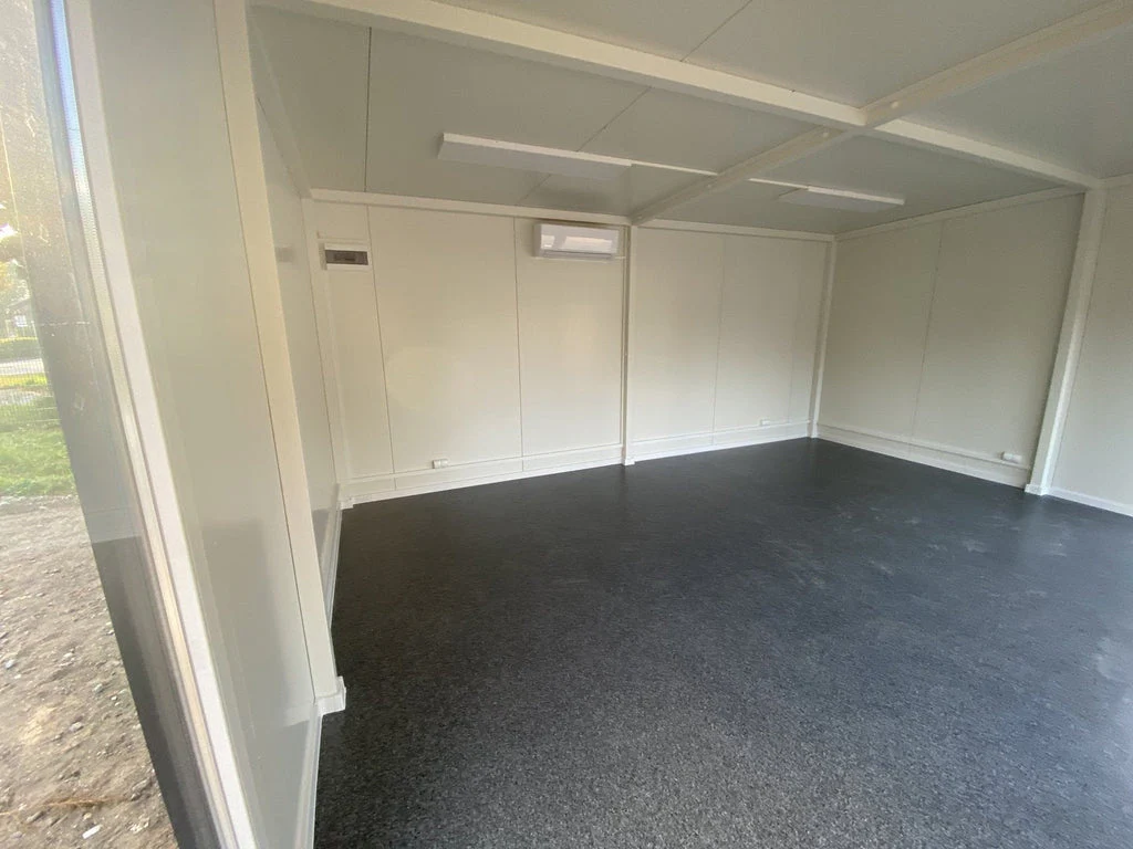 Contenedor de oficina tipo "London" 6,00 x 5,00 m - Imagen 10