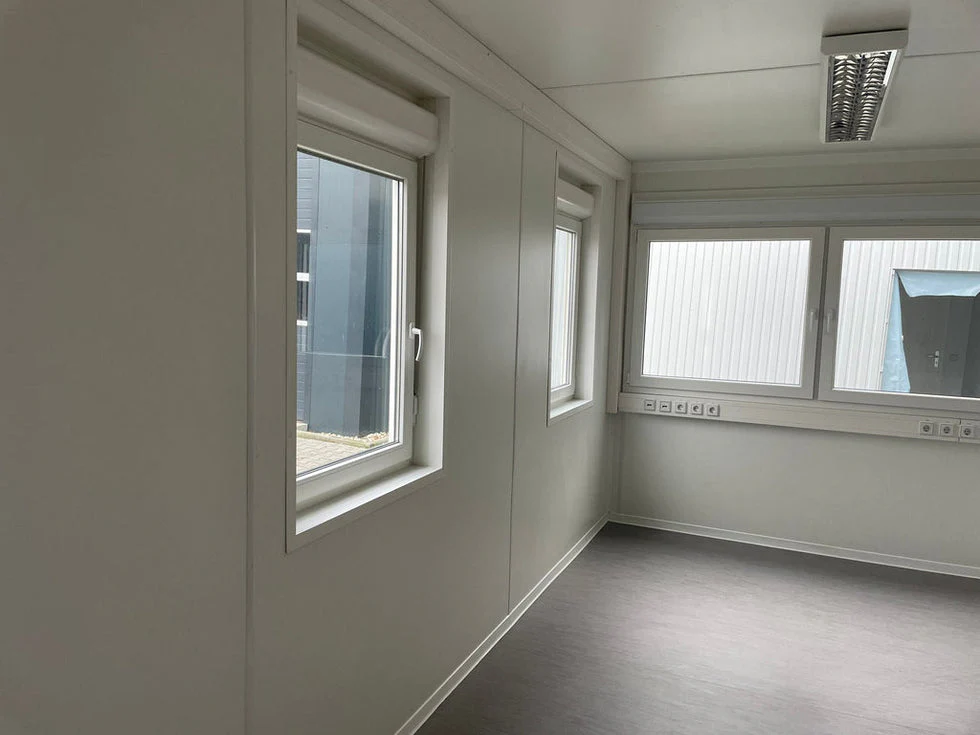 Contenedor oficina de 6,75 × 2,42 M - Imagen 6